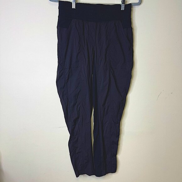 Lululemon Dance Studio Mid-Rise Elastic Waist Cropped Black Relaxed Pants Size 6 - Picture 3 of 12
